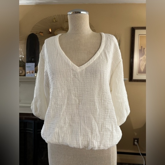 Monrow Voluminous V-Neck Gauze Top, white, size S - Picture 2 of 7